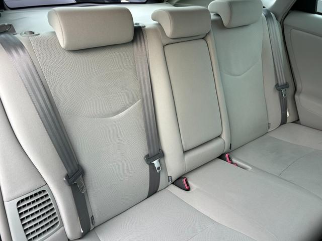 プリウス Ｓ　後期型　車検整備付き　純正ナビＴＶ・Ｂｌｕｅｔｏｏｔｈ・Ｂモニター　ステアスイッチ　ＨＩＤヘッドライト＆フォグ　ＥＴＣ　横滑り防止機能　プッシュスタート＆スマートキー　コーナーセンサー　前後ドラレコ（14枚目）