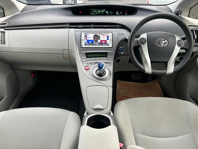 プリウス Ｓ　後期型　車検整備付き　純正ナビＴＶ・Ｂｌｕｅｔｏｏｔｈ・Ｂモニター　ステアスイッチ　ＨＩＤヘッドライト＆フォグ　ＥＴＣ　横滑り防止機能　プッシュスタート＆スマートキー　コーナーセンサー　前後ドラレコ（22枚目）
