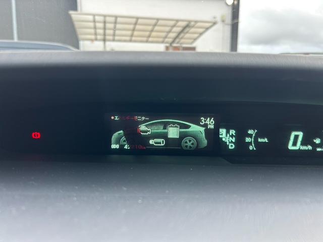 プリウス Ｓ　後期型　車検整備付き　純正ナビＴＶ・Ｂｌｕｅｔｏｏｔｈ・Ｂモニター　ステアスイッチ　ＨＩＤヘッドライト＆フォグ　ＥＴＣ　横滑り防止機能　プッシュスタート＆スマートキー　コーナーセンサー　前後ドラレコ（24枚目）