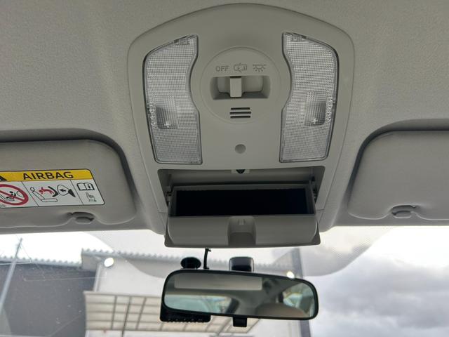 プリウス Ｓ　後期型　車検整備付き　純正ナビＴＶ・Ｂｌｕｅｔｏｏｔｈ・Ｂモニター　ステアスイッチ　ＨＩＤヘッドライト＆フォグ　ＥＴＣ　横滑り防止機能　プッシュスタート＆スマートキー　コーナーセンサー　前後ドラレコ（35枚目）