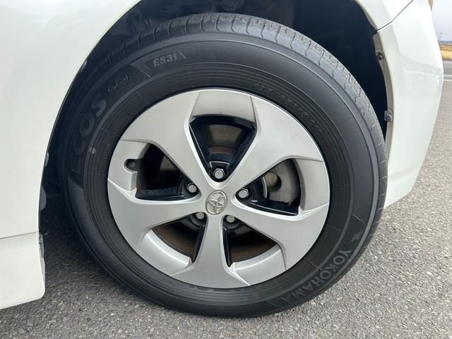 プリウス Ｓ　後期型　車検整備付き　純正ナビＴＶ・Ｂｌｕｅｔｏｏｔｈ・Ｂモニター　ステアスイッチ　ＨＩＤヘッドライト＆フォグ　ＥＴＣ　横滑り防止機能　プッシュスタート＆スマートキー　コーナーセンサー　前後ドラレコ（37枚目）