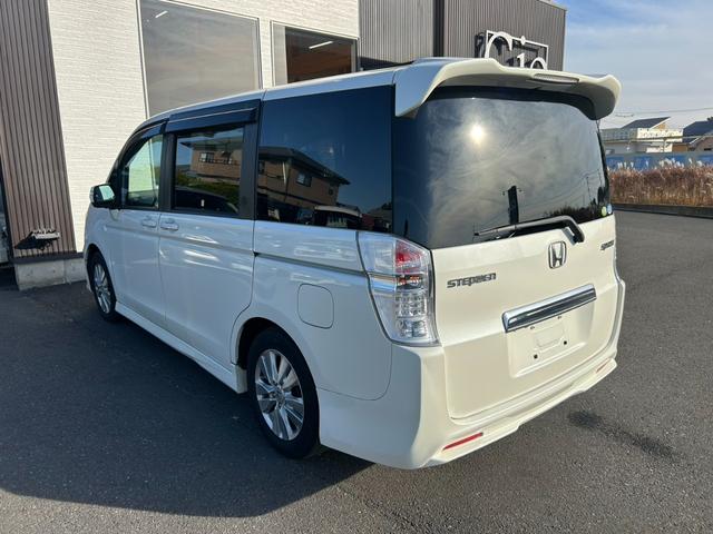 ステップワゴンスパーダ Ｓ　車検整備付き　８人乗り・ベンチシート　純正ＨＤＤインターナビＴＶ・Ｂモニター・ＤＶＤ再生・音楽録音　電動スライドドア　ＨＩＤライト＆フォグ　ビルトインＥＴＣ　純正１６インチアルミ　販売店保証（8枚目）