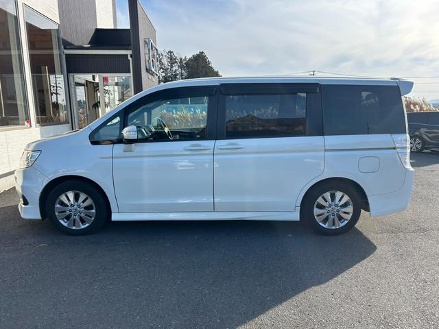 ステップワゴンスパーダ Ｓ　車検整備付き　８人乗り・ベンチシート　純正ＨＤＤインターナビＴＶ・Ｂモニター・ＤＶＤ再生・音楽録音　電動スライドドア　ＨＩＤライト＆フォグ　ビルトインＥＴＣ　純正１６インチアルミ　販売店保証（9枚目）