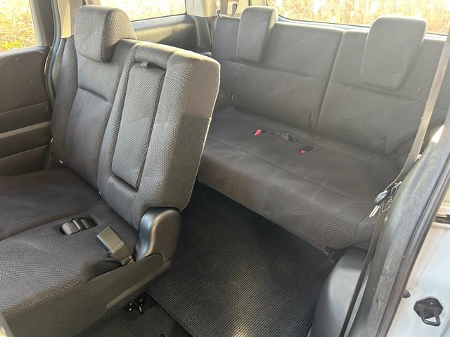 ステップワゴンスパーダ Ｓ　車検整備付き　８人乗り・ベンチシート　純正ＨＤＤインターナビＴＶ・Ｂモニター・ＤＶＤ再生・音楽録音　電動スライドドア　ＨＩＤライト＆フォグ　ビルトインＥＴＣ　純正１６インチアルミ　販売店保証（14枚目）