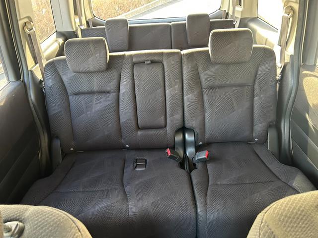 ステップワゴンスパーダ Ｓ　車検整備付き　８人乗り・ベンチシート　純正ＨＤＤインターナビＴＶ・Ｂモニター・ＤＶＤ再生・音楽録音　電動スライドドア　ＨＩＤライト＆フォグ　ビルトインＥＴＣ　純正１６インチアルミ　販売店保証（18枚目）