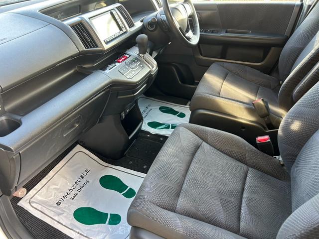 ステップワゴンスパーダ Ｓ　車検整備付き　８人乗り・ベンチシート　純正ＨＤＤインターナビＴＶ・Ｂモニター・ＤＶＤ再生・音楽録音　電動スライドドア　ＨＩＤライト＆フォグ　ビルトインＥＴＣ　純正１６インチアルミ　販売店保証（19枚目）