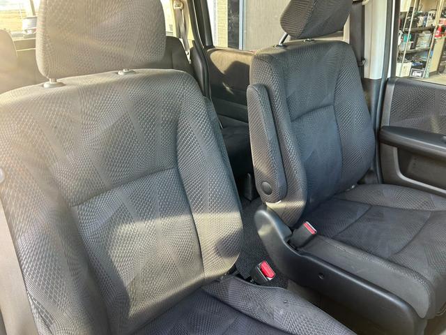 ステップワゴンスパーダ Ｓ　車検整備付き　８人乗り・ベンチシート　純正ＨＤＤインターナビＴＶ・Ｂモニター・ＤＶＤ再生・音楽録音　電動スライドドア　ＨＩＤライト＆フォグ　ビルトインＥＴＣ　純正１６インチアルミ　販売店保証（21枚目）