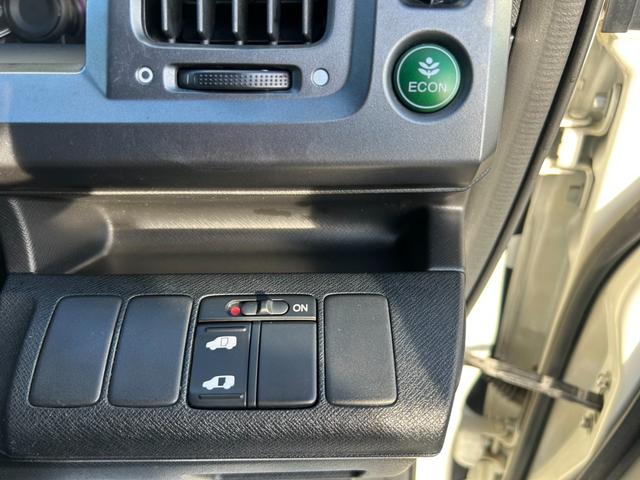 ステップワゴンスパーダ Ｓ　車検整備付き　８人乗り・ベンチシート　純正ＨＤＤインターナビＴＶ・Ｂモニター・ＤＶＤ再生・音楽録音　電動スライドドア　ＨＩＤライト＆フォグ　ビルトインＥＴＣ　純正１６インチアルミ　販売店保証（33枚目）