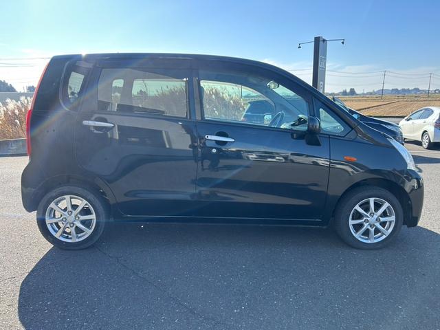 ムーヴ Ｘ　ワンオーナー車　純正オーディオ・ＡＵＸ接続　スマートキー＆プッシュスタート　ベンチシート　アイドリングＳＴＯＰ・オートエアコン・ｅｃｏモード　電動格納ミラー　純正１４インチＡＷ　販売店保証（4枚目）