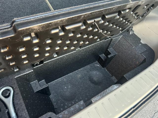 ムーヴ Ｘ　ワンオーナー車　純正オーディオ・ＡＵＸ接続　スマートキー＆プッシュスタート　ベンチシート　アイドリングＳＴＯＰ・オートエアコン・ｅｃｏモード　電動格納ミラー　純正１４インチＡＷ　販売店保証（14枚目）