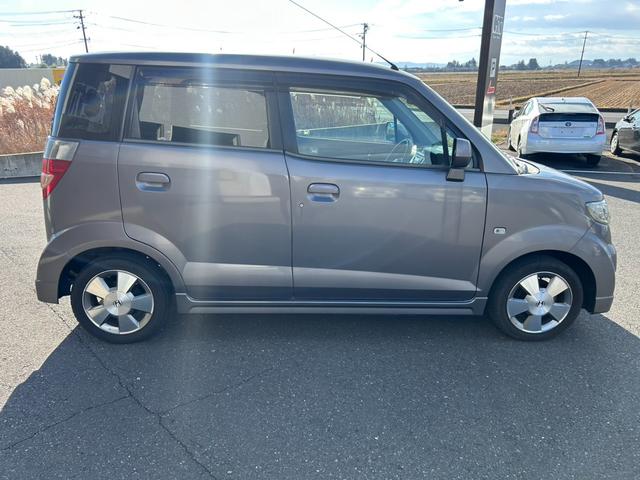 ゼスト スポーツW 車検令和8年6月まで 走行49,000km 社外オーディオ・AUX接続 純正フルエアロ キーレスキー オートエアコン&電格ミラー ETC HIDライト&フォグ 純正14インチアルミ 販売店保証(5枚目)