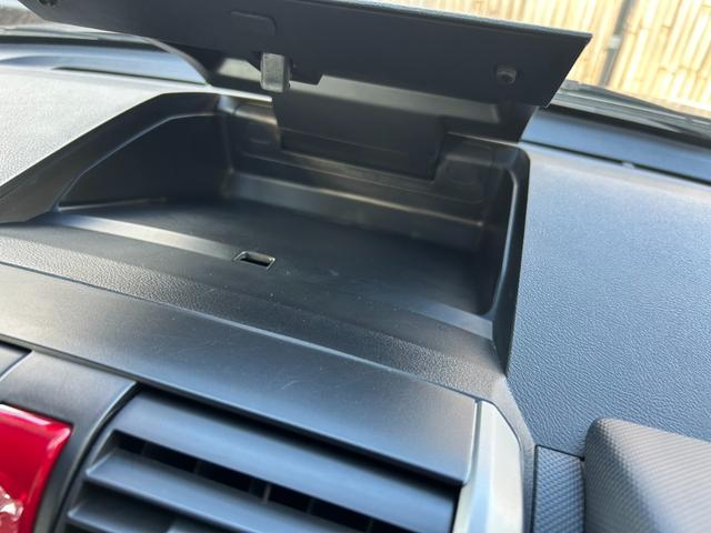 ゼスト スポーツW 車検令和8年6月まで 走行49,000km 社外オーディオ・AUX接続 純正フルエアロ キーレスキー オートエアコン&電格ミラー ETC HIDライト&フォグ 純正14インチアルミ 販売店保証(32枚目)