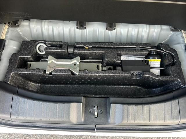 Ｎ－ＢＯＸカスタム Ｇ・Ｌホンダセンシング　車検令和１０年２月まで　純正８型ナビＴＶ・Ｂｌｕｅｔｏｏｔｈ・Ｂカメラ　ＵＳＢ接続　前後ドラレコ　アダプティブクルーズ　衝突被害軽減・車線逸脱警報　ＥＴＣ　ＬＥＤライト＆フォグ　電動スライドドア（12枚目）