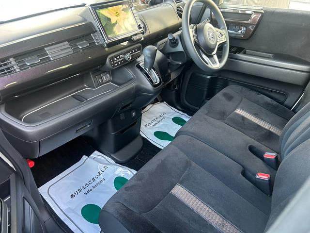 Ｎ－ＢＯＸカスタム Ｇ・Ｌホンダセンシング　車検令和１０年２月まで　純正８型ナビＴＶ・Ｂｌｕｅｔｏｏｔｈ・Ｂカメラ　ＵＳＢ接続　前後ドラレコ　アダプティブクルーズ　衝突被害軽減・車線逸脱警報　ＥＴＣ　ＬＥＤライト＆フォグ　電動スライドドア（19枚目）