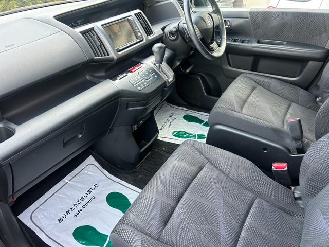 ステップワゴンスパーダ Ｚ　車検整備付き　８人乗り・ベンチシート　両側電動スライドドア　純正ＨＤＤインターナビＴＶ・Ｂモニター・ＤＶＤ再生・音楽録音　ＨＩＤライト＆フォグ　ビルトインＥＴＣ　スマートキー　純正１６インチアルミ（23枚目）
