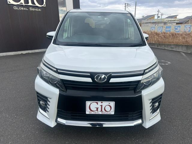 ヴォクシー ＺＳ　７人乗り・キャプテンシート　車検整備付　両側電動スライドドア　純正９型ナビＴＶ・Ｂカメラ・Ｂｌｕｅｔｏｏｔｈ　ステアスイッチ　ＬＥＤライト＆フォグ　プッシュスタート・スマートキー　ＥＴＣ　関東仕入れ（2枚目）