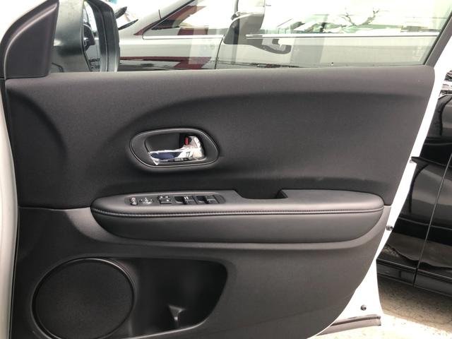 G G(5名) 4WD ナビゲーション フルセグTV CD DVD Bluetooth バックカメラ エンジンスターター ワイパーデアイサー スマートキー Wエアバック 電動格納ミラー 一年保証(29枚目)