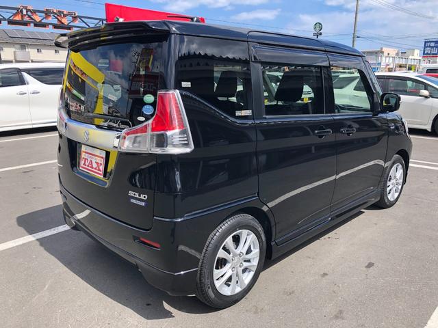 ソリオ ハイブリッドＭＺ　フルタイム４ＷＤ　運転席シートヒーター　スマートキー　キーレススタートシステム　衝突安全ボディ　運転席エアバッグ　サイドエアバック　ウォークスルー　ナビゲーション　全周囲モニター　ＥＴＣ　横滑防止（11枚目）
