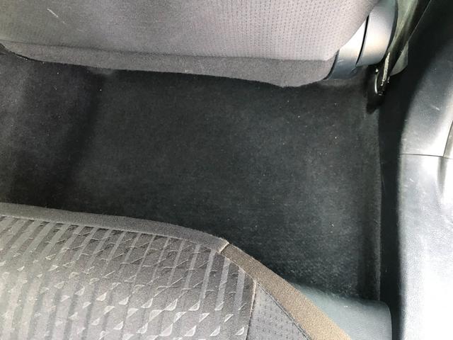 プリウス Ｓ　４ＷＤ　Ｂｌｕｅｔｏｏｔｈ音楽　電格ミラー　キーレスエントリー　ＬＥＤライト　１オーナー　Ｂカメ　ナビ＆ＴＶ　ＥＴＣ車載器　衝突安全ボディ　ＰＳ　ＤＶＤ再生可能　横滑り防止　オートエアコン　ＡＢＳ（27枚目）
