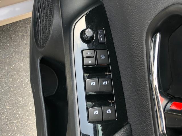 プリウス Ｓ　４ＷＤ　Ｂｌｕｅｔｏｏｔｈ音楽　電格ミラー　キーレスエントリー　ＬＥＤライト　１オーナー　Ｂカメ　ナビ＆ＴＶ　ＥＴＣ車載器　衝突安全ボディ　ＰＳ　ＤＶＤ再生可能　横滑り防止　オートエアコン　ＡＢＳ（29枚目）