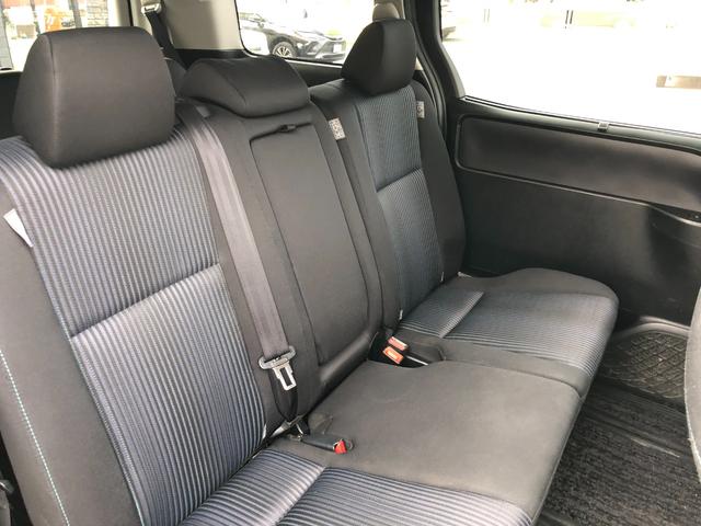 ヴォクシー ＺＳ　煌ＩＩ　ナビゲーション　フリップダウンモニター　バックカメラ　ＥＴＣ　アイドリングストップ車　運転席エアバック　助手席エアバック　誤発進抑制機能　フルフラットシート　キーフリーシステム　ＬＥＤヘット（22枚目）