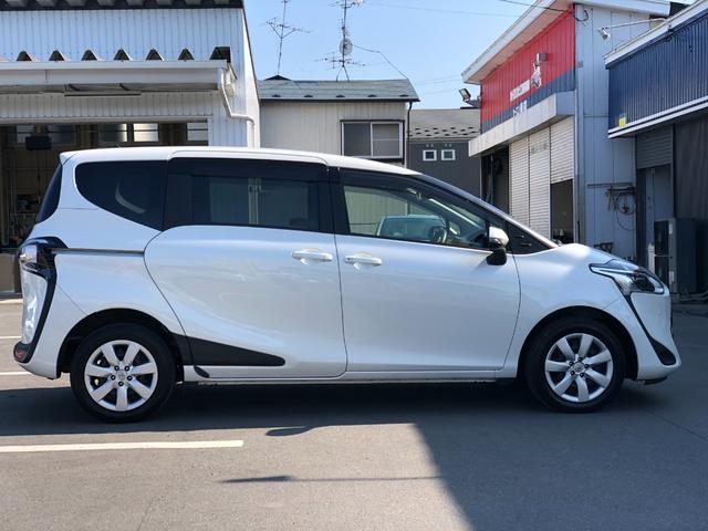 シエンタ Ｘ　４ＷＤ　Ｂｌｕｅｔｏｏｔｈオーディオ　横滑り防止機能　衝突安全ボディ　ナビＴＶ　ＤＶＤ　寒冷地仕様車　マニュアルエアコン　キーレスエントリー　バックカメラ　パワーステアリング　ワンセグＴＶ　ＥＴＣ（10枚目）