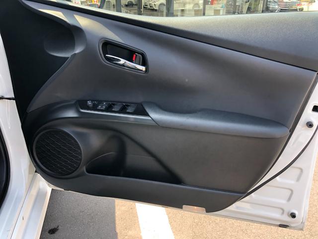 プリウス Ｓ　４ＷＤ　ＬＥＤライト　衝突安全ボディ　オートエアコン　クルコン　スマ－トキ－　ＬＫＡＳ　カーテンエアバック　ナビゲーション　バックカメラ　ＥＴＣ　寒冷地仕様（19枚目）