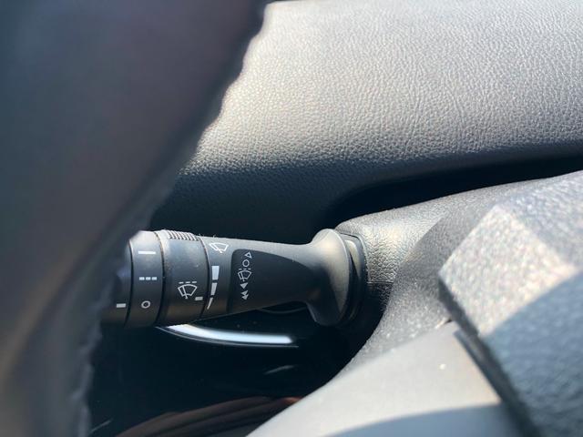 プリウス Ｓ　４ＷＤ　ＬＥＤライト　衝突安全ボディ　オートエアコン　クルコン　スマ－トキ－　ＬＫＡＳ　カーテンエアバック　ナビゲーション　バックカメラ　ＥＴＣ　寒冷地仕様（27枚目）
