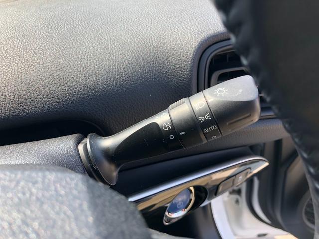 プリウス Ｓ　４ＷＤ　ＬＥＤライト　衝突安全ボディ　オートエアコン　クルコン　スマ－トキ－　ＬＫＡＳ　カーテンエアバック　ナビゲーション　バックカメラ　ＥＴＣ　寒冷地仕様（30枚目）