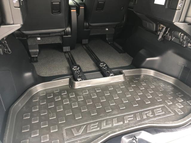 ヴェルファイアハイブリッド エグゼクティブラウンジ　４ＷＤ　ＪＢＬサウンドシステムナビ　全周囲モニター　電動Ｒゲート　電動シート　本革シート　ＬＥＤヘッド　クルコン　ＥＴＣ　オットマン　プリクラッシュブレーキ　　前席シートヒーター　スマートキー（26枚目）