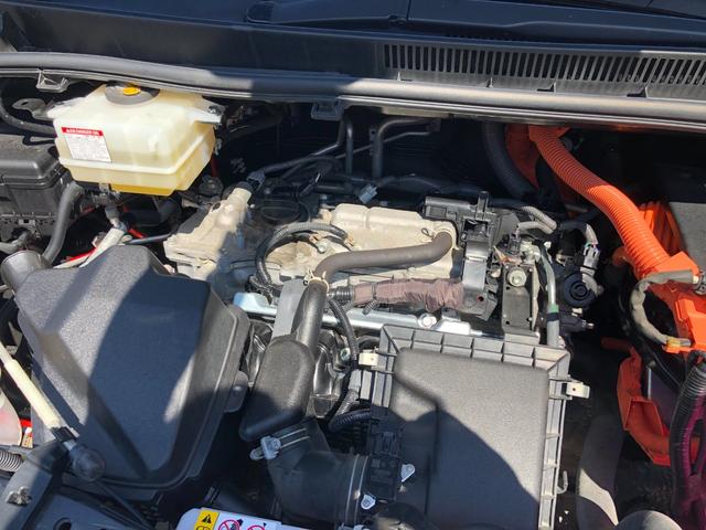 ヴォクシー ハイブリッドＺＳ　煌ＩＩＩ　寒冷地仕様　ＬＥＤライト　ワンオーナー車　前席シートヒーター　盗難防止装置　横滑り防止機能　エアバッグ　クルーズコントロール　ＥＴＣ　ナビ＆ＴＶ　Ｂモニター　後席モニター　コーナーソナー　キーレス（17枚目）