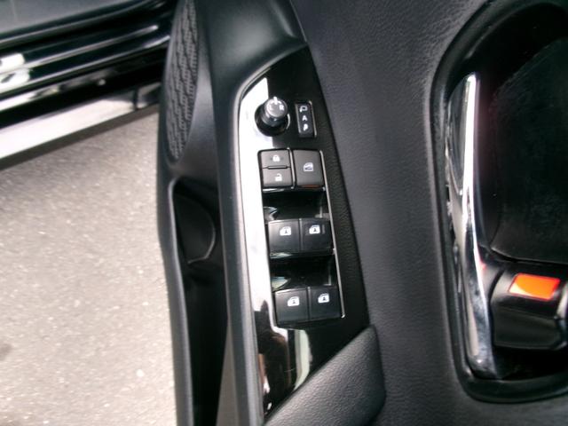 TOYOTA PRIUS S SAFETY PLUS