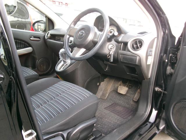 デミオ １３Ｃ－Ｖ　ＨＩＤエディション　純正オ－ディオ　パワーウィンドウ　電動格納ミラー　パワーステアリング　衝突安全ボディ　ＡＢＳ　マニュアルエアコン（2枚目）