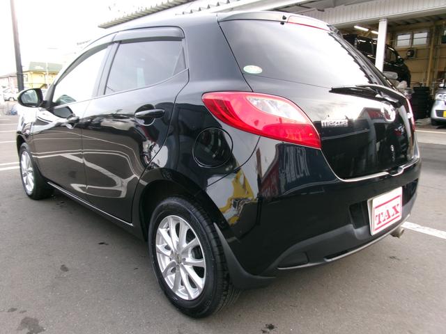 デミオ １３Ｃ－Ｖ　ＨＩＤエディション　純正オ－ディオ　パワーウィンドウ　電動格納ミラー　パワーステアリング　衝突安全ボディ　ＡＢＳ　マニュアルエアコン（13枚目）