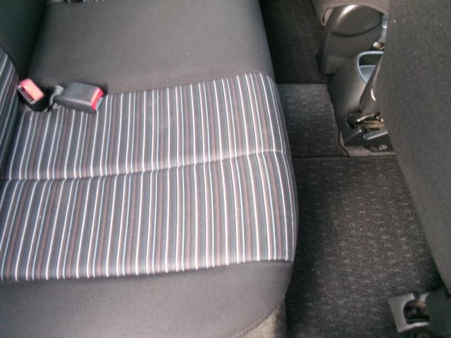 デミオ １３Ｃ－Ｖ　ＨＩＤエディション　純正オ－ディオ　パワーウィンドウ　電動格納ミラー　パワーステアリング　衝突安全ボディ　ＡＢＳ　マニュアルエアコン（26枚目）