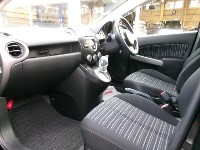 デミオ １３Ｃ－Ｖ　ＨＩＤエディション　純正オ－ディオ　パワーウィンドウ　電動格納ミラー　パワーステアリング　衝突安全ボディ　ＡＢＳ　マニュアルエアコン（38枚目）