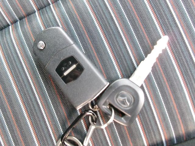 デミオ １３Ｃ－Ｖ　ＨＩＤエディション　純正オ－ディオ　パワーウィンドウ　電動格納ミラー　パワーステアリング　衝突安全ボディ　ＡＢＳ　マニュアルエアコン（39枚目）