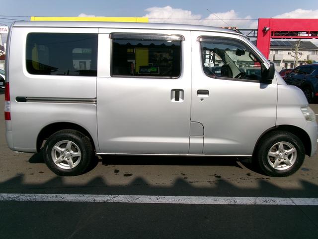 ライトエースバン 　４ＷＤ　社外アルミホイ－ル　パワーウィンドウ　マニュアルエアコン　ドライブレコーダー　ＥＴＣ　ワイヤレスキー（10枚目）