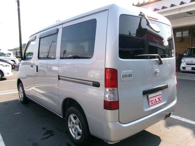 ライトエースバン 　４ＷＤ　社外アルミホイ－ル　パワーウィンドウ　マニュアルエアコン　ドライブレコーダー　ＥＴＣ　ワイヤレスキー（13枚目）