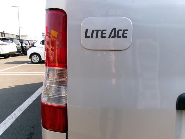 ライトエースバン 　４ＷＤ　社外アルミホイ－ル　パワーウィンドウ　マニュアルエアコン　ドライブレコーダー　ＥＴＣ　ワイヤレスキー（17枚目）