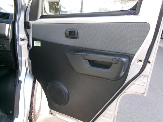 ライトエースバン 　４ＷＤ　社外アルミホイ－ル　パワーウィンドウ　マニュアルエアコン　ドライブレコーダー　ＥＴＣ　ワイヤレスキー（21枚目）