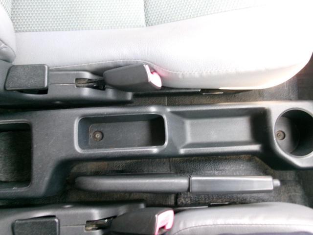 ライトエースバン 　４ＷＤ　社外アルミホイ－ル　パワーウィンドウ　マニュアルエアコン　ドライブレコーダー　ＥＴＣ　ワイヤレスキー（32枚目）