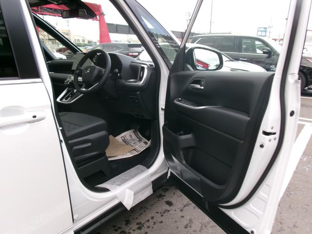 ヴォクシー Ｓ－Ｚ　４ＷＤ　ダブルエアコン　ＬＥＤヘッドライト　横滑り防止　オートハイビーム　ＥＴＣ　シートヒーター　リアカメラ　　キーレス　クルコン　オートライト　ナビ　車線逸脱警報　寒冷地仕様　ソナー　フルフラット（2枚目）