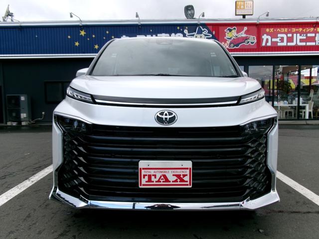 ヴォクシー Ｓ－Ｚ　４ＷＤ　ダブルエアコン　ＬＥＤヘッドライト　横滑り防止　オートハイビーム　ＥＴＣ　シートヒーター　リアカメラ　　キーレス　クルコン　オートライト　ナビ　車線逸脱警報　寒冷地仕様　ソナー　フルフラット（8枚目）