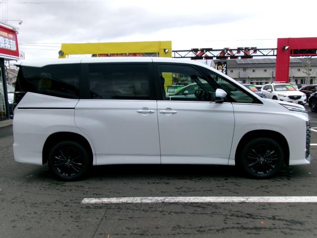 ヴォクシー Ｓ－Ｚ　４ＷＤ　ダブルエアコン　ＬＥＤヘッドライト　横滑り防止　オートハイビーム　ＥＴＣ　シートヒーター　リアカメラ　　キーレス　クルコン　オートライト　ナビ　車線逸脱警報　寒冷地仕様　ソナー　フルフラット（10枚目）