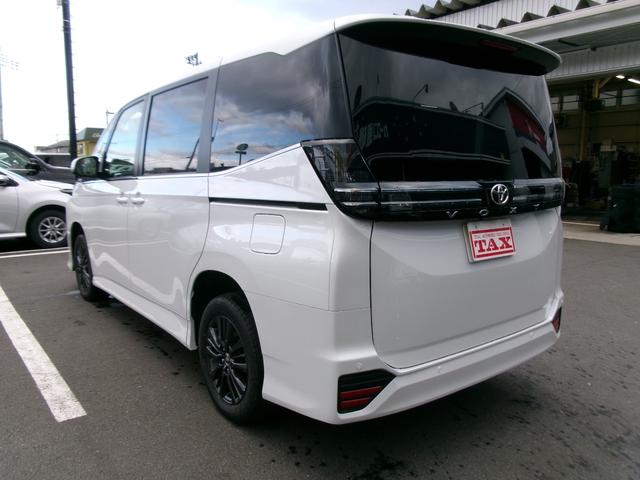 ヴォクシー Ｓ－Ｚ　４ＷＤ　ダブルエアコン　ＬＥＤヘッドライト　横滑り防止　オートハイビーム　ＥＴＣ　シートヒーター　リアカメラ　　キーレス　クルコン　オートライト　ナビ　車線逸脱警報　寒冷地仕様　ソナー　フルフラット（13枚目）