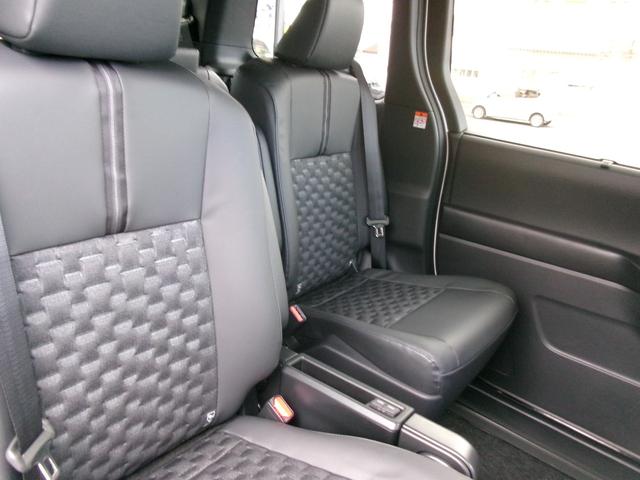 ヴォクシー Ｓ－Ｚ　４ＷＤ　ダブルエアコン　ＬＥＤヘッドライト　横滑り防止　オートハイビーム　ＥＴＣ　シートヒーター　リアカメラ　　キーレス　クルコン　オートライト　ナビ　車線逸脱警報　寒冷地仕様　ソナー　フルフラット（19枚目）