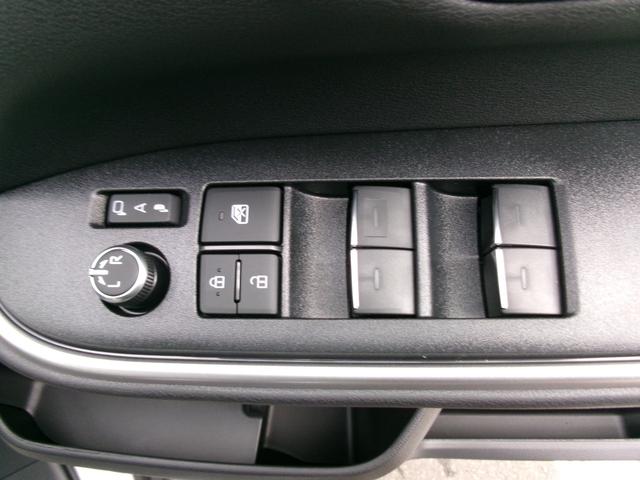 ヴォクシー Ｓ－Ｚ　４ＷＤ　ダブルエアコン　ＬＥＤヘッドライト　横滑り防止　オートハイビーム　ＥＴＣ　シートヒーター　リアカメラ　　キーレス　クルコン　オートライト　ナビ　車線逸脱警報　寒冷地仕様　ソナー　フルフラット（22枚目）