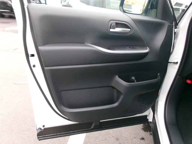 ヴォクシー Ｓ－Ｚ　４ＷＤ　ダブルエアコン　ＬＥＤヘッドライト　横滑り防止　オートハイビーム　ＥＴＣ　シートヒーター　リアカメラ　　キーレス　クルコン　オートライト　ナビ　車線逸脱警報　寒冷地仕様　ソナー　フルフラット（23枚目）