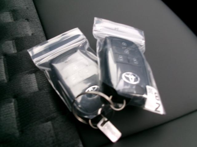 ヴォクシー Ｓ－Ｚ　４ＷＤ　ダブルエアコン　ＬＥＤヘッドライト　横滑り防止　オートハイビーム　ＥＴＣ　シートヒーター　リアカメラ　　キーレス　クルコン　オートライト　ナビ　車線逸脱警報　寒冷地仕様　ソナー　フルフラット（38枚目）